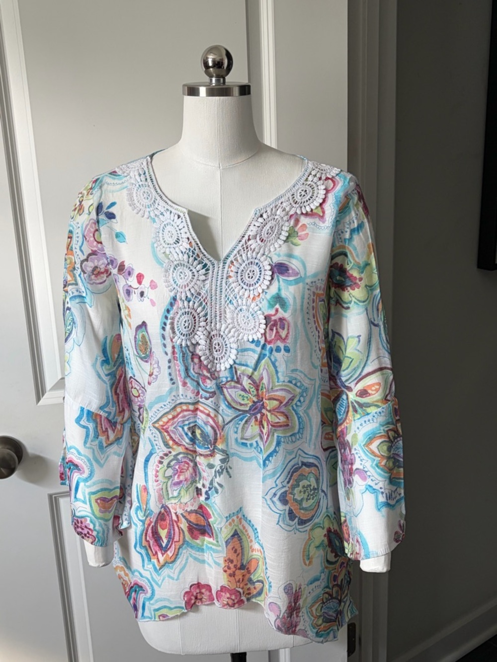 Spense White Multicolor Floral Crochet-Trim Tunic